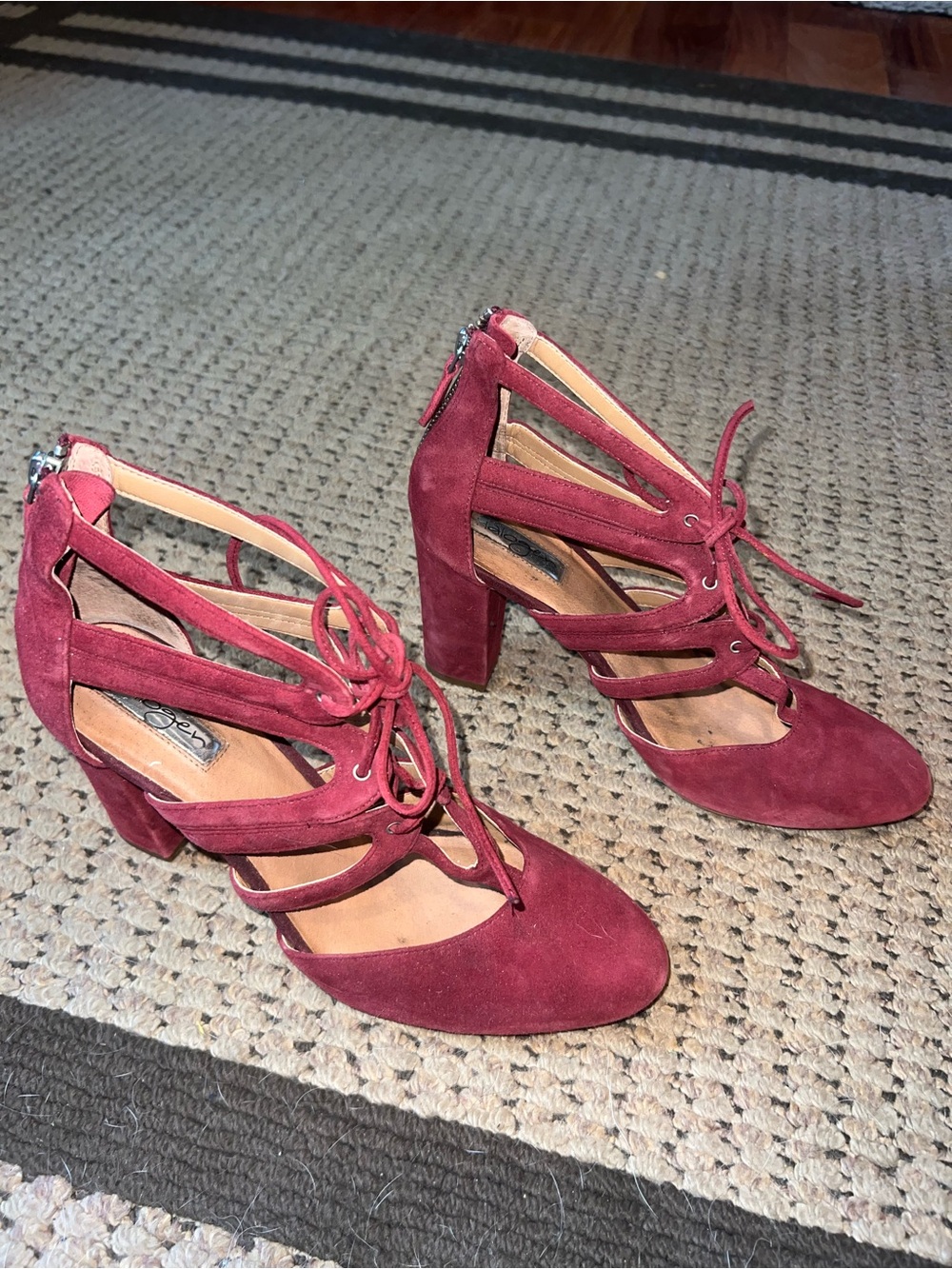 Women’s Lace-Up Suede Block Heel Pumps - Burgundy